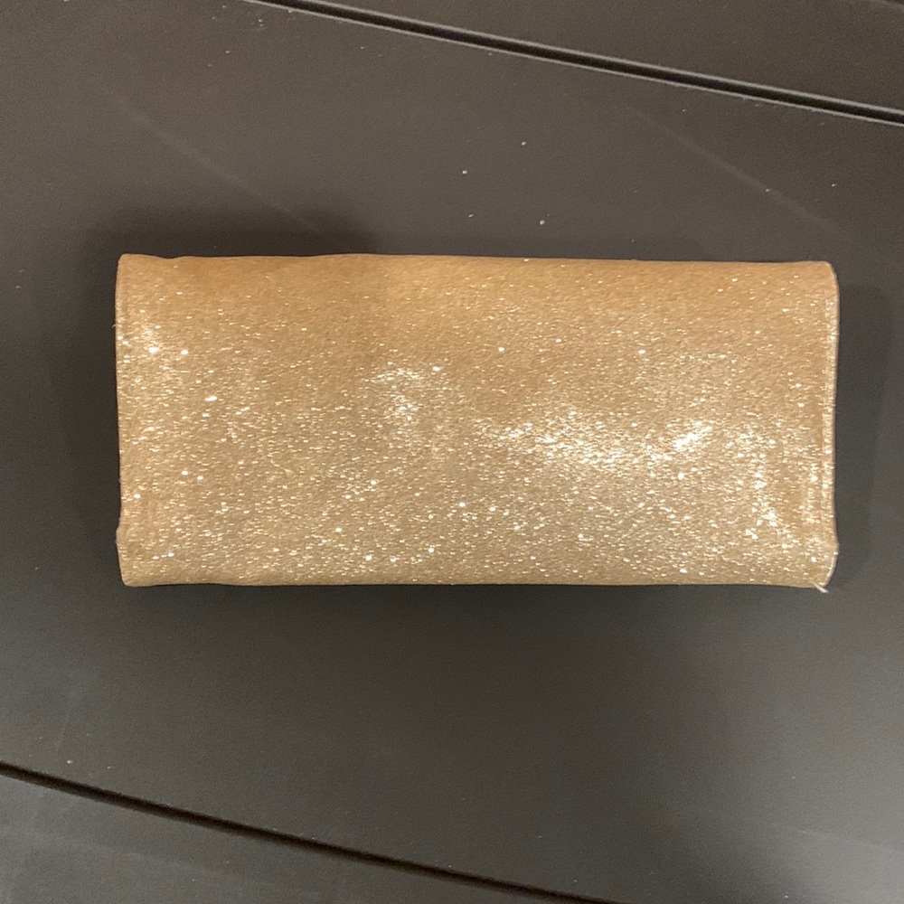 Gold clutch